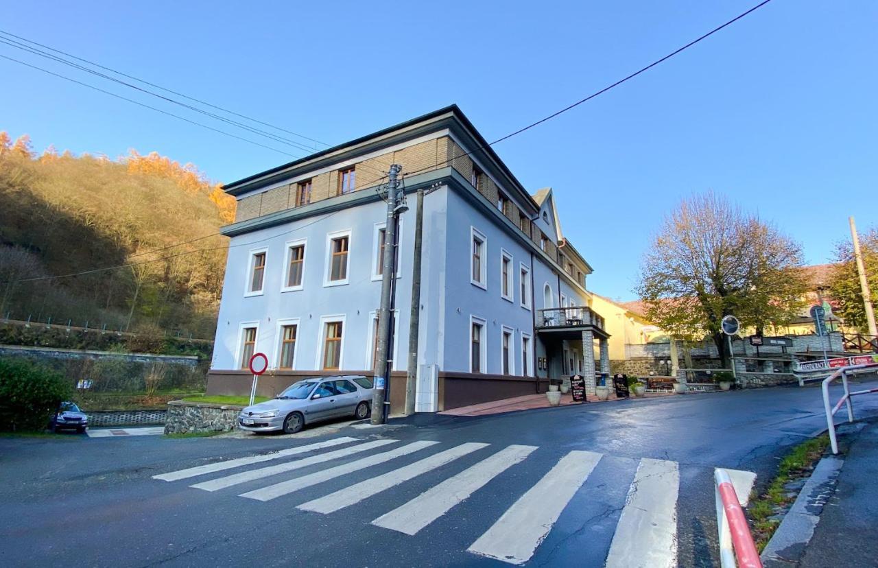 Hotel Sykora Krivoklat Exterior photo